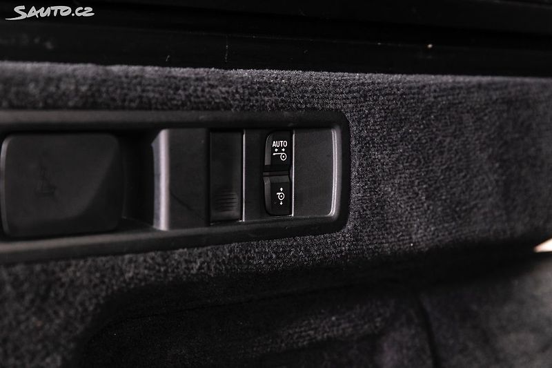 BMW X5 xDrive30d*servis*plná výbava - fotka 27 z 47