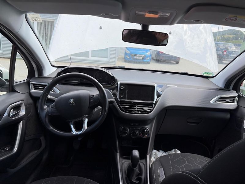 Peugeot 2008 1.2 PureTech 60kW Klima - fotka 9 z 16