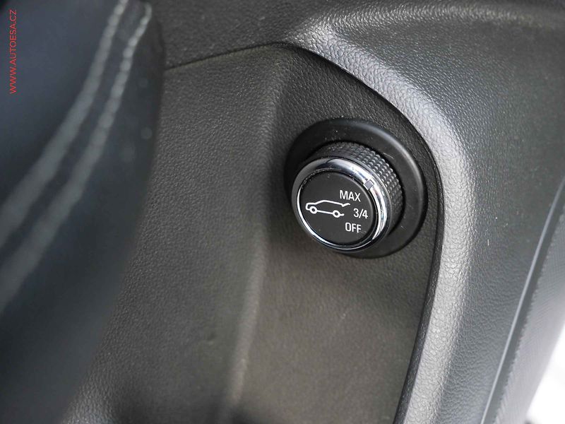 Opel Insignia (2019) 2.0 CDTi, Ultimate, AT, LED - fotka 23 z 26