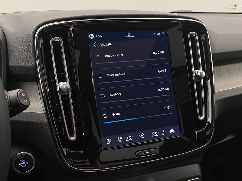 Volvo XC40 (2026) B4 AUT DARK PLUS - fotka 61 z 65