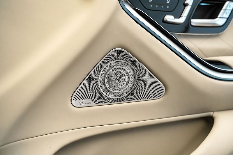 Mercedes-Benz Třídy S d 4M AMG MANUFAKTUR - fotka 23 z 26