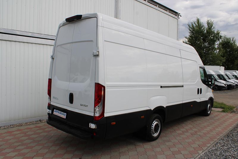 Iveco Daily 35S160 2,3 Hi-Matic XXL 18cm3 - fotka 4 z 22