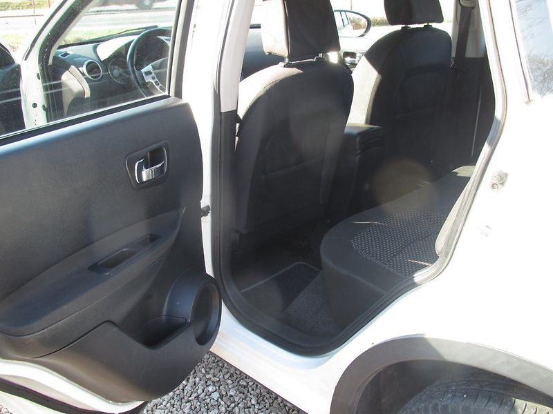 Nissan Qashqai 1.6 - fotka 10 z 16