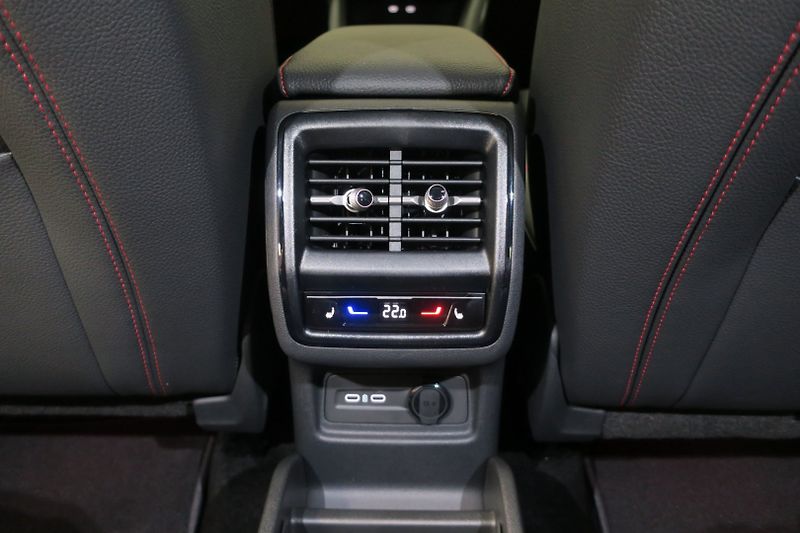Škoda Kodiaq (2026) RS 2.0 TSI 195 kW PANO+Nez.top - fotka 36 z 40