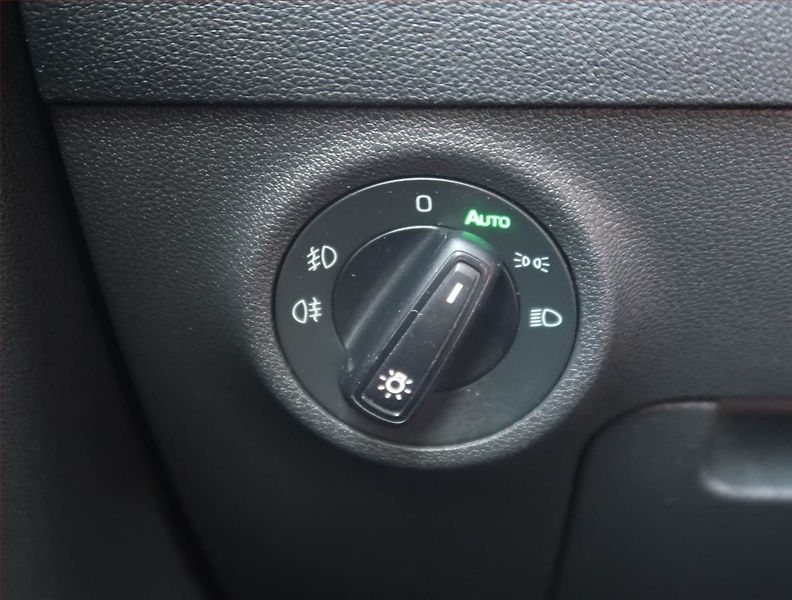 Škoda Karoq (2020) 1.6 TDI - fotka 16 z 22