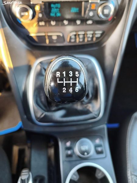Ford Kuga (2016) - fotka 34 z 39