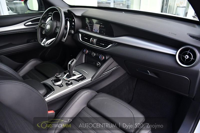 Alfa Romeo Stelvio 2,2D 154kW VELOCE AT8-Q4  - fotka 14 z 53