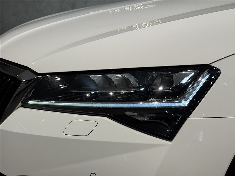 Škoda Superb 2,0 TDi  DSG 4x4 Scout Virtual - fotka 6 z 50