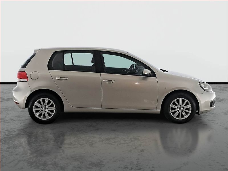 Volkswagen Golf (2012) Comfortline 1.2 TSI, Tempomat - fotka 6 z 16