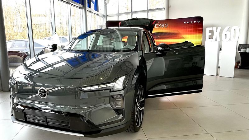 Volvo EX60 (2026) P10 AWD ULTRA - fotka 6 z 27