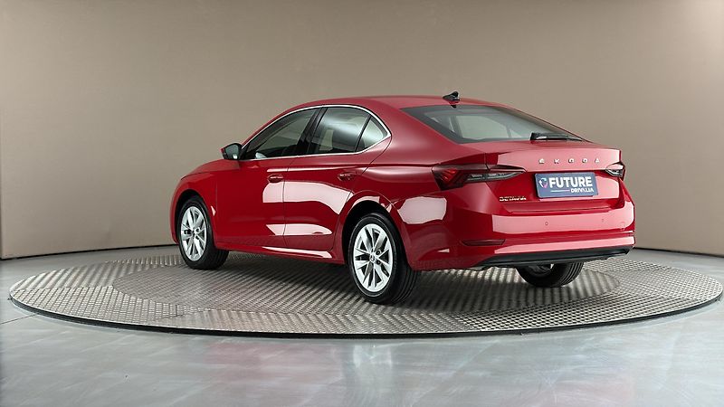 Škoda Octavia 2.0 TDI DSG Style - fotka 2 z 25