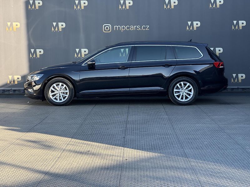 Volkswagen Passat (2020) 2.0TDi MAN Business RZV - fotka 4 z 50