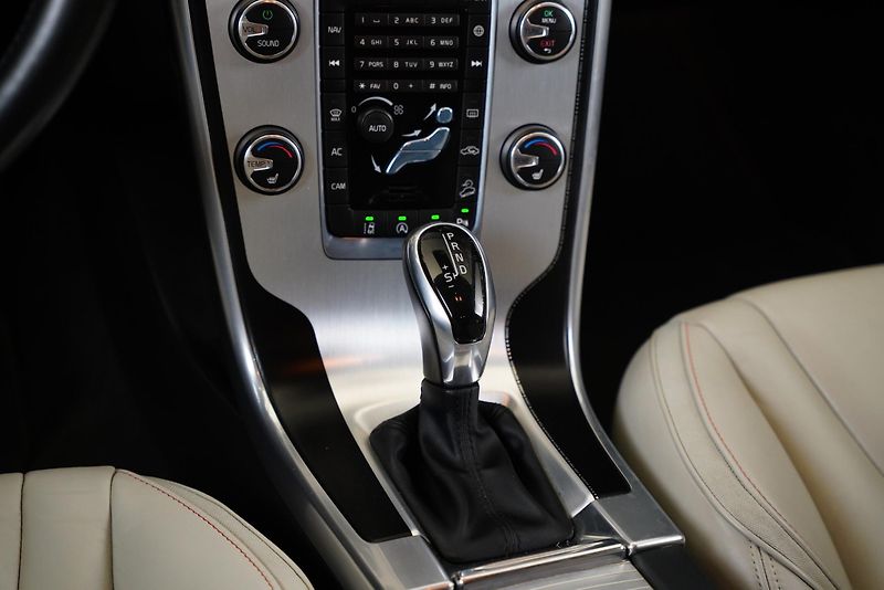 Volvo XC60 - fotka 21 z 25