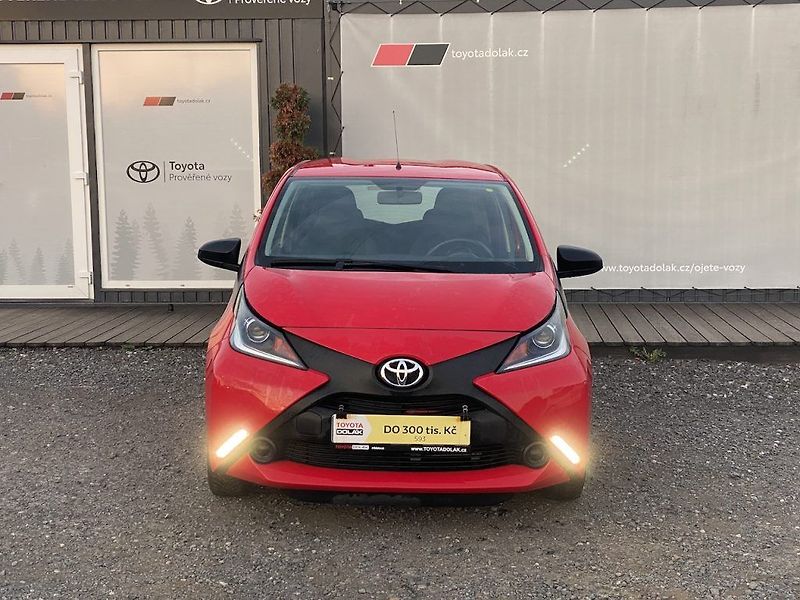 Toyota Aygo 1.0i, ČR, Comfort, 14tis. km - fotka 3 z 12