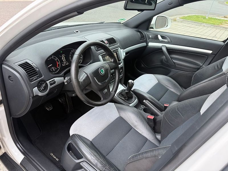 Škoda Octavia (2010) - fotka 14 z 46