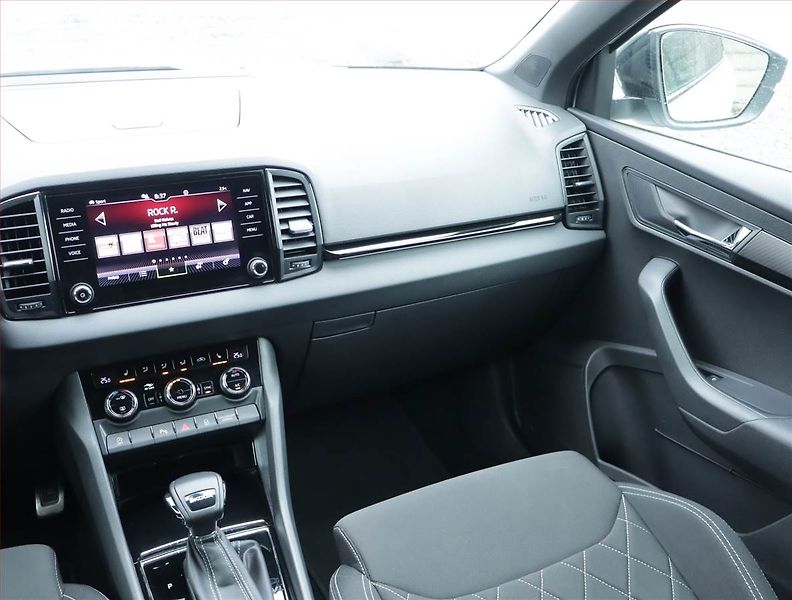 Škoda Karoq (2023) Sportline 1.5 TSI - fotka 8 z 24