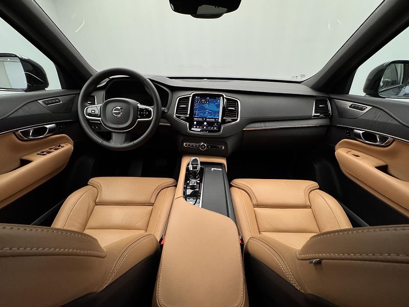 Volvo XC90 T8 AWD RECHARGE DARK PLUS CZ  - fotka 2 z 51