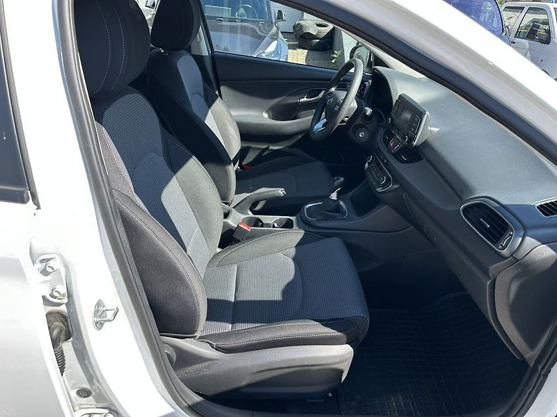 Hyundai i30 1.5 DPI 80kW serviska - fotka 28 z 34