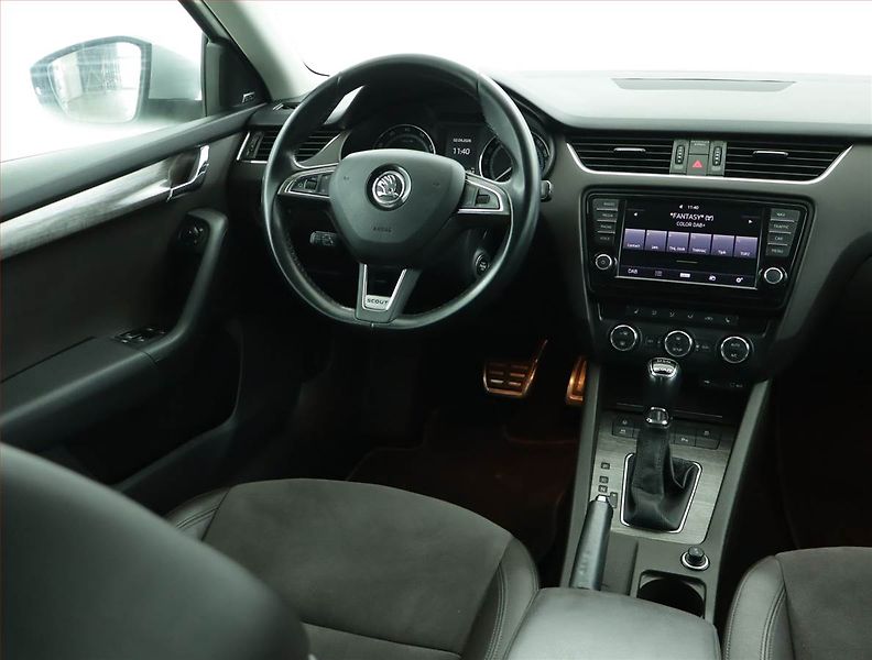 Škoda Octavia (2015) Scout 1.8 TSI, 4X4, Automat - fotka 7 z 18