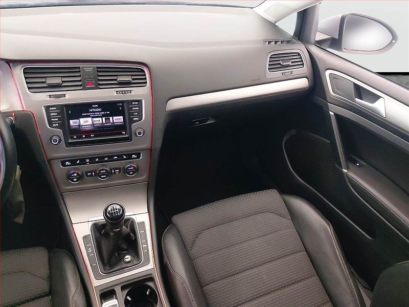 Volkswagen Golf (2016) Comfortline 1.2 TSI, Kůže - fotka 8 z 17