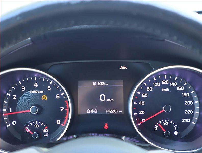 Kia Ceed (2019) Silver 1.4 T-GDI, Serv.kniha - fotka 10 z 15