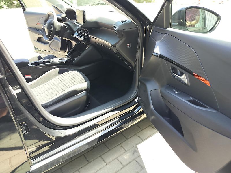 Peugeot 208 e, navigace, SOH 95% - fotka 19 z 28