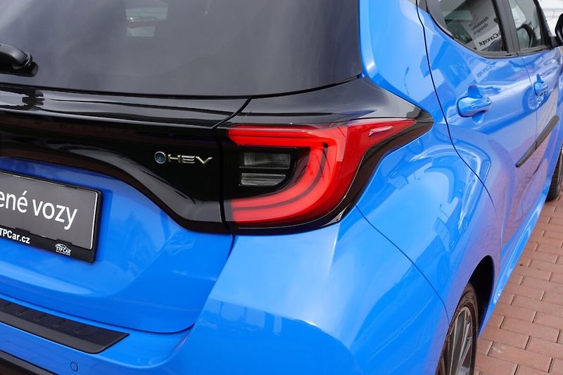 Toyota Yaris HSD Premiere Edition druhá sad - fotka 35 z 38