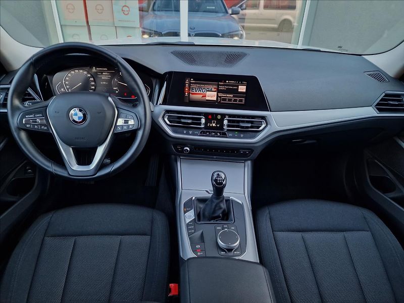 BMW Řada 3 318d 110kW Touring,ČR,1.Maj. - fotka 24 z 50