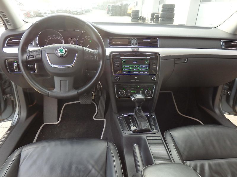 Škoda Superb 2.0 TSI 147 kW DIGI. KLIMA - fotka 11 z 28