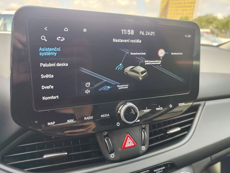 Hyundai i30 1.5 T-GDI/103kW Comfort 16 - fotka 14 z 31