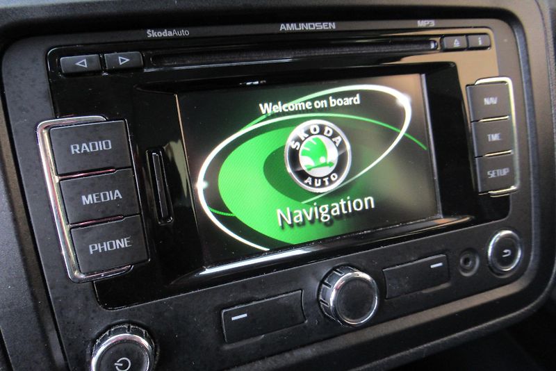 Škoda Roomster 1.2 TSi AUT. KLIMA  NAVIGACE - fotka 13 z 23