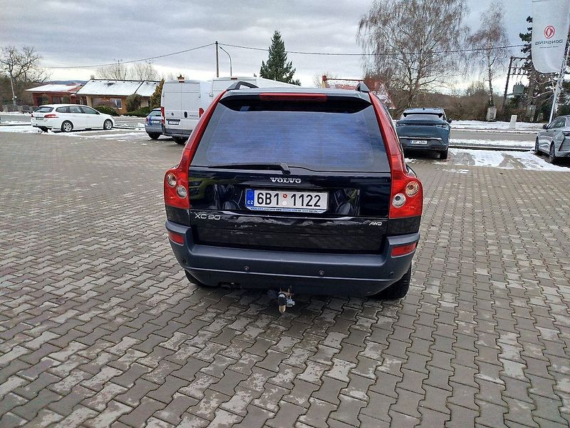 Volvo XC90 - fotka 25 z 28
