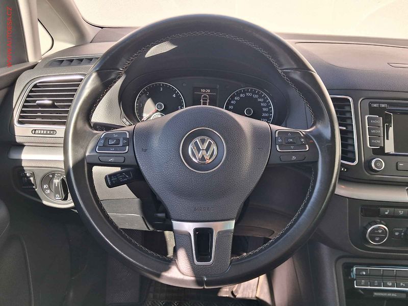 Volkswagen Sharan (2013) 2.0 TDi, AC, navi, park.asist - fotka 11 z 20