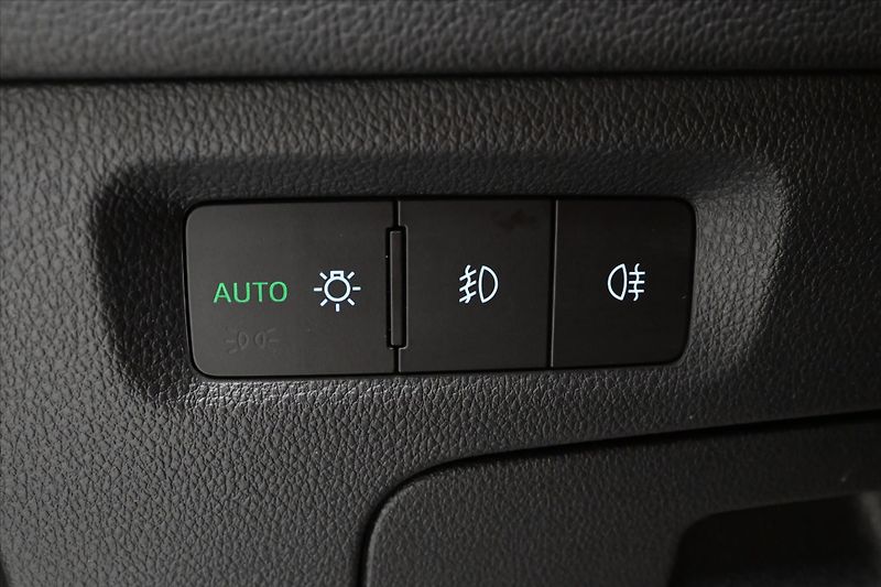 Škoda Octavia 1,5 TSI 110kW Style Manuál Zár - fotka 26 z 32