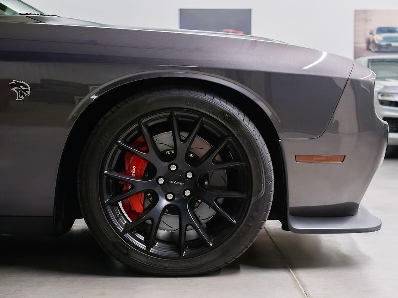 Dodge Challenger SRT HELLCAT 6.2 V8 | 527 kW  - fotka 17 z 56
