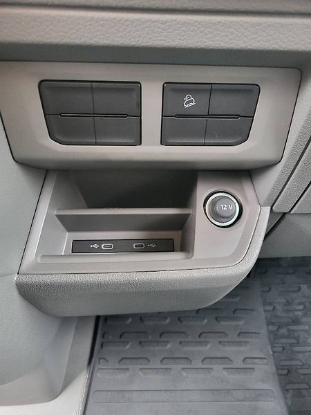 Volkswagen Crafter (2021) 35 2.0 TDI 130KW 8st.Automat 4 - fotka 31 z 47