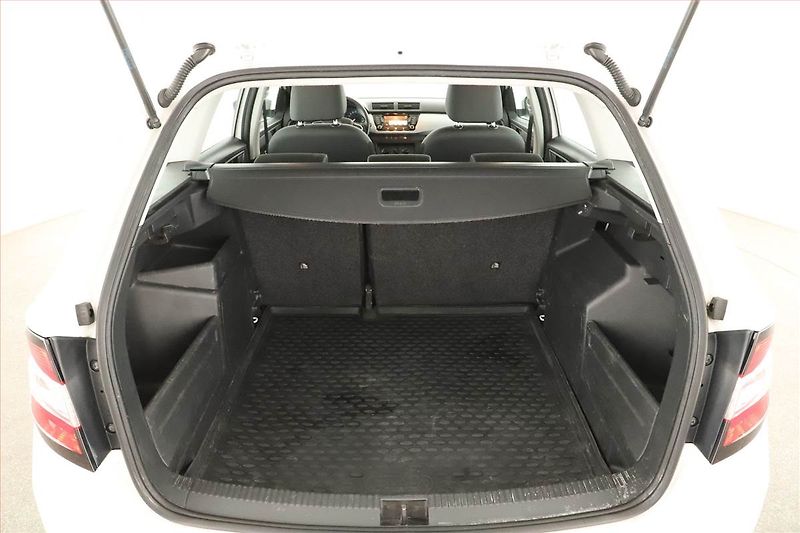 Škoda Fabia (2016) 1.4 TDI, nová STK - fotka 10 z 11