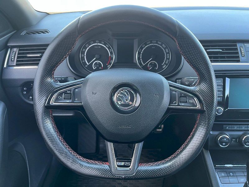 Škoda Octavia (2016) Combi 2.0 TDI RS - fotka 19 z 23