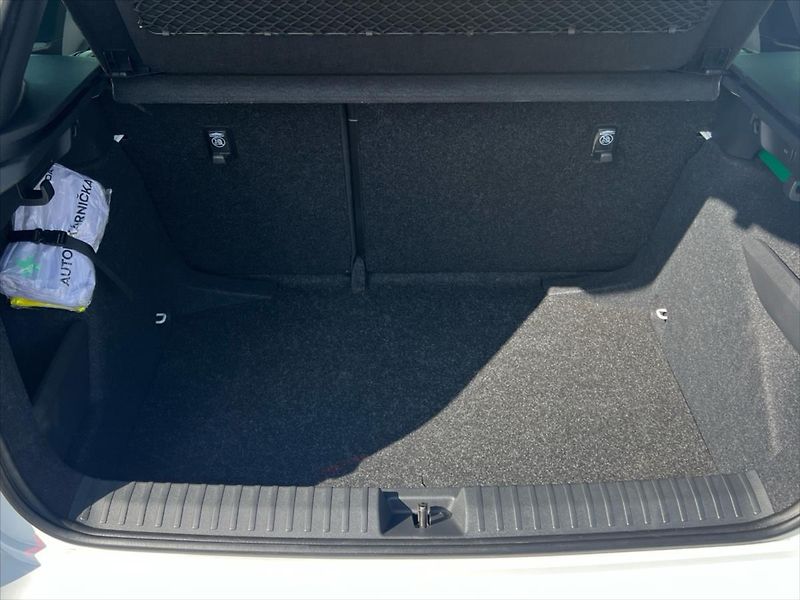 Škoda Kamiq 1,5 TSi 110 kW 7DSG MONTE CARL - fotka 14 z 30