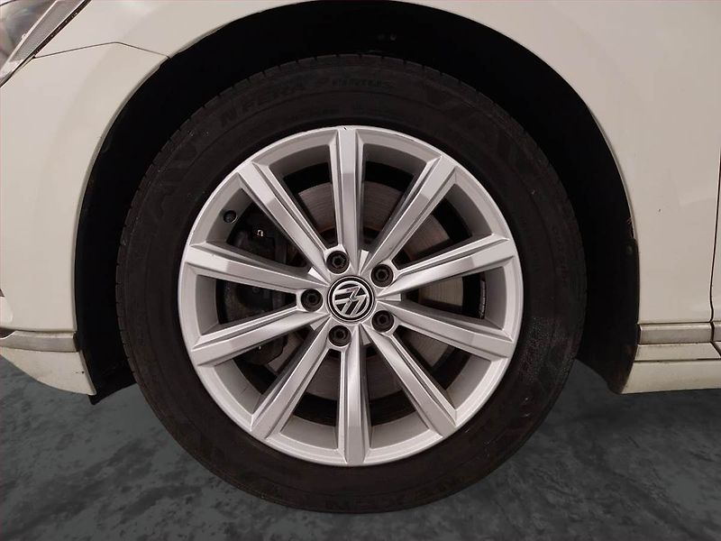 Volkswagen Passat (2015) Highline 2.0 BiTDI, 4X4 - fotka 15 z 29