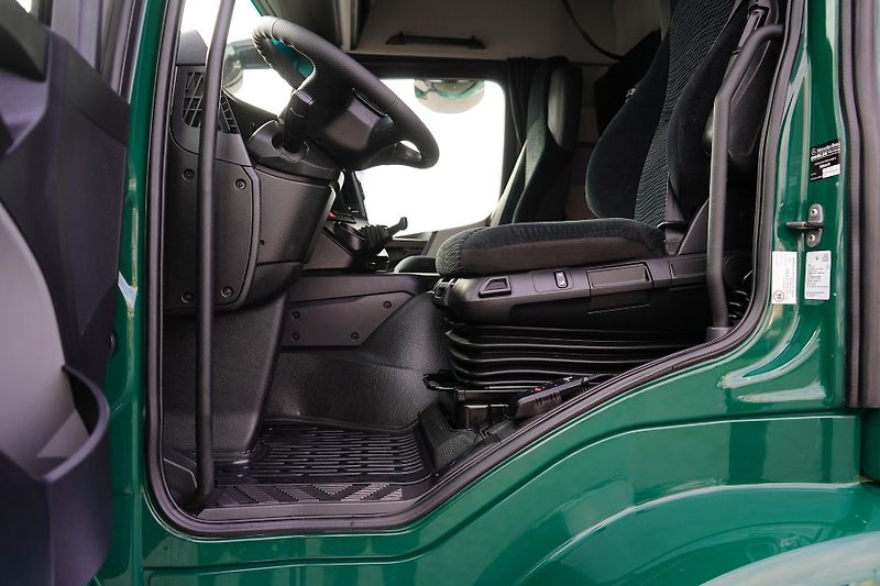 Mercedes-Benz (2018) ANTOS / 1833 / E 6 / KONTENER  - fotka 40 z 43