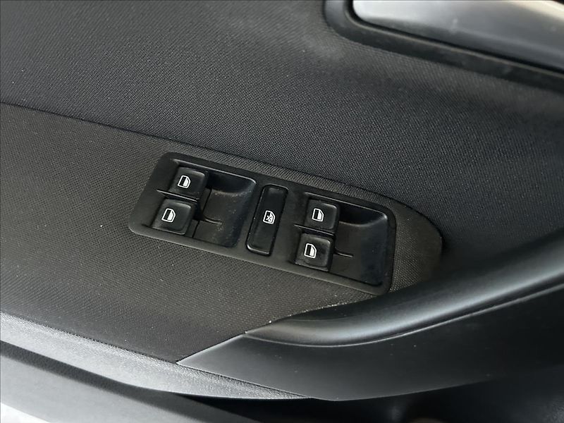 Volkswagen Polo 1,2   TSI,LOUNGE,2.MAJ,SERVISK - fotka 10 z 25
