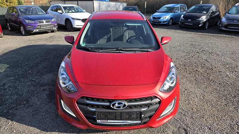 Hyundai i30 1.6GDI STYLE  99KW - fotka 3 z 44