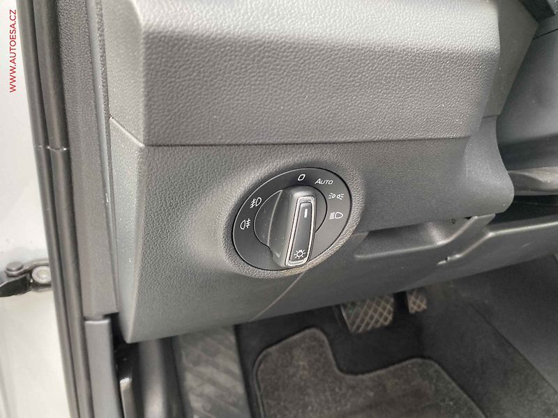 Škoda Karoq (2019) 1.5 TSi, Style, DSG, navi - fotka 15 z 18