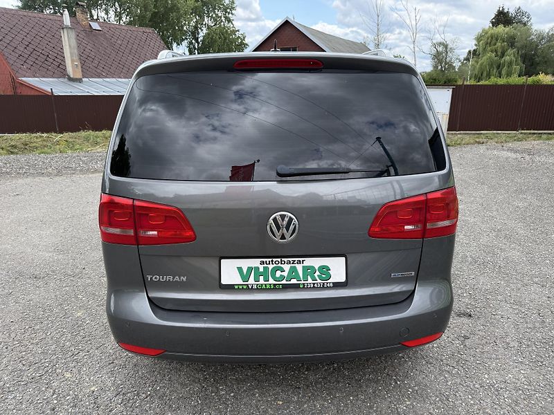 Volkswagen Touran - fotka 6 z 22