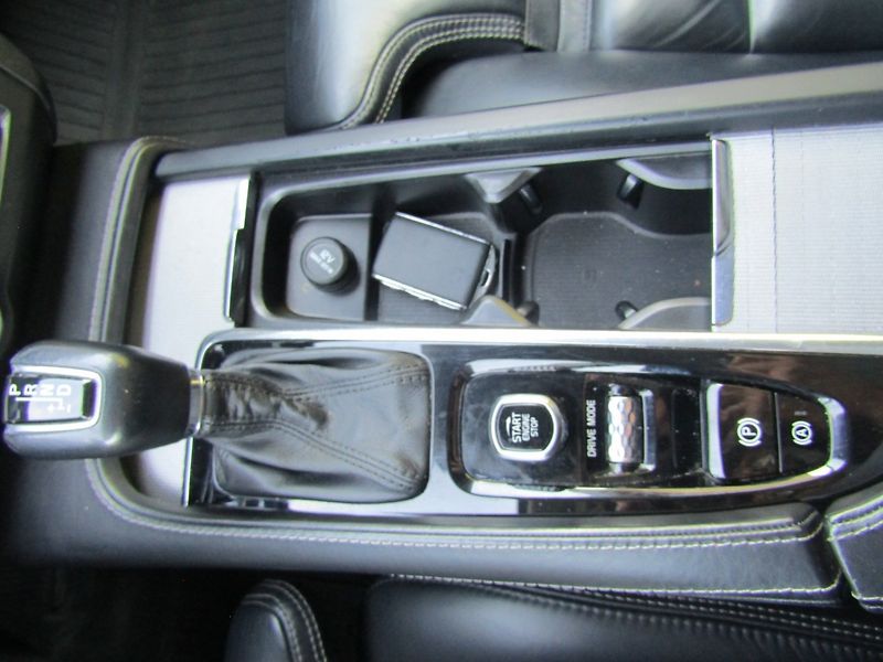 Volvo V90 (2018) D5 AWD POLESTAR 173kW - fotka 39 z 43