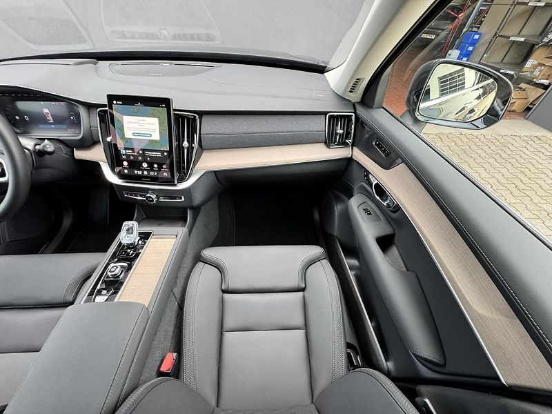 Volvo XC90 T8 AWD PLUS BRIGHT/ 360 / kola - fotka 28 z 62