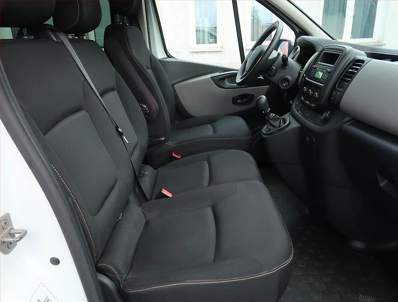 Renault Trafic (2019) 1.6 dCi, Bus, 9Míst, ČR, DPH - fotka 9 z 16