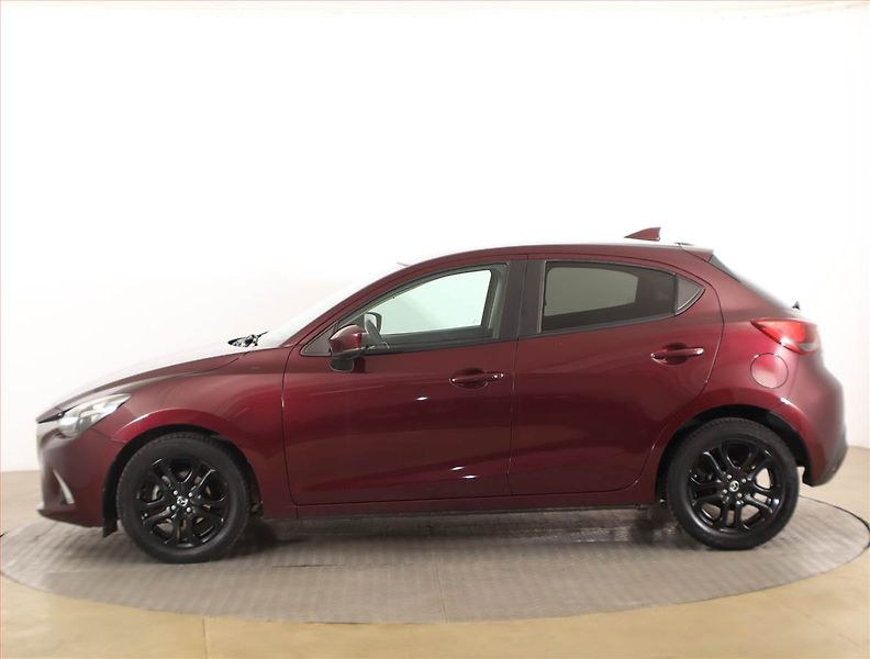 Mazda 2 (2019) 1.4 i, Navi, Tempomat - fotka 3 z 16