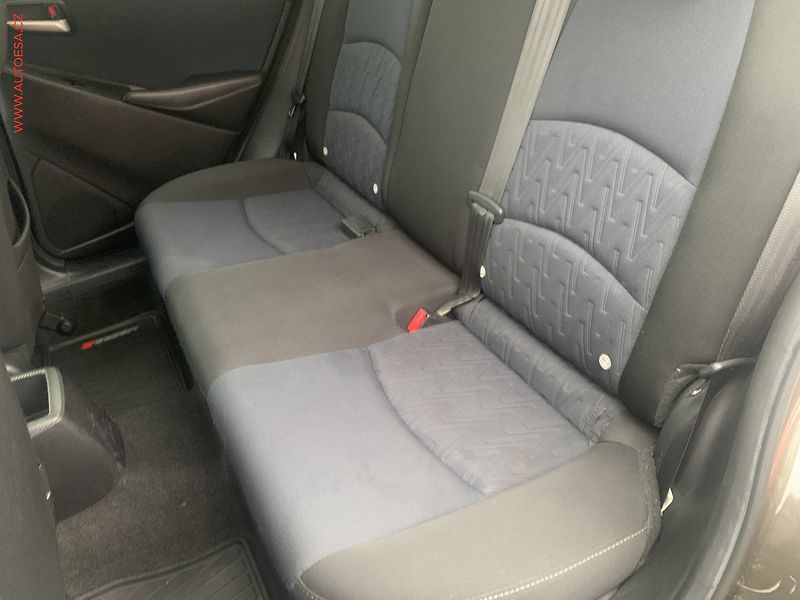 Mazda 2 (2016) 1.5 D, AC, park.čidla - fotka 10 z 18